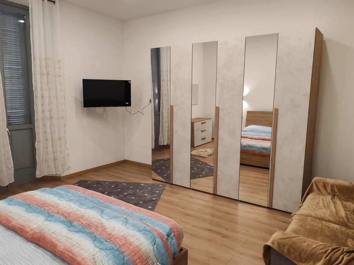 Appartamenti Lungo Fiume 506 Sesto Calende Exterior foto